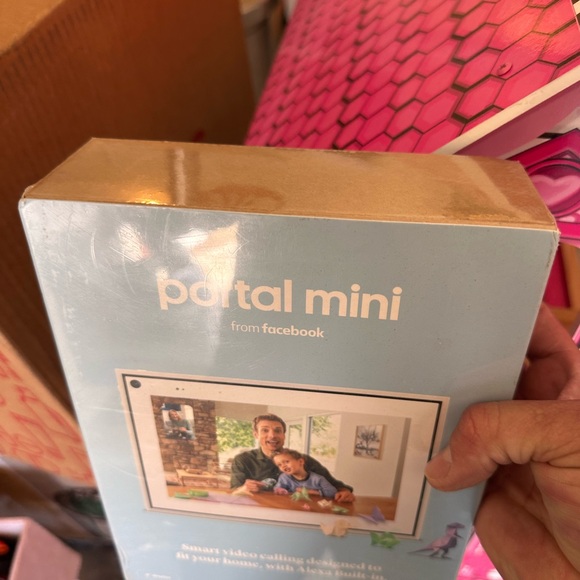 Facebook Portal Mini - Smart Video Calling 8” Touch Screen Display with Alexa - Picture 4 of 5